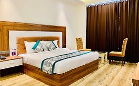 Hotel White House By An Hotels - Walking Distance From Golden Temple